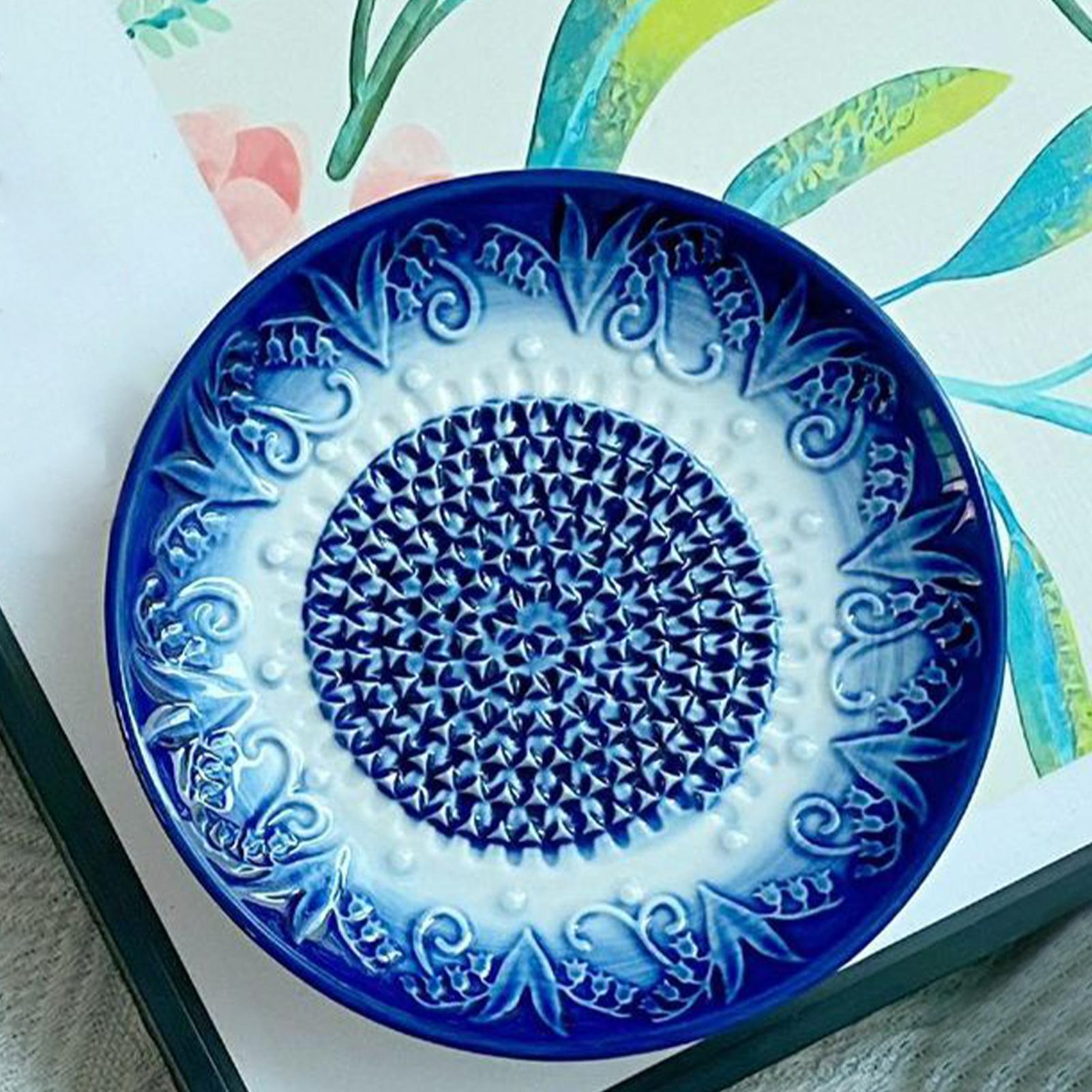 Garlic Grater Plate Embossed K - огляд і ціна Meal Prep Chef